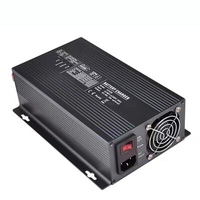 Maksimum giriş akımı 30A Güneş Bataryası Şarj cihazı uzak güneş tesisatları için idealdir ve bakımsız çalışma sağlar